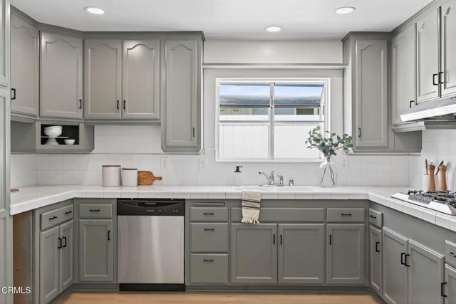 Detail Gallery Image 9 of 37 For 6324 Oriole St, Ventura,  CA 93003 - 4 Beds | 3 Baths