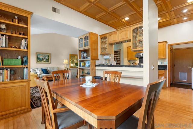 457 Arden Drive, Encinitas CA: https://media.crmls.org/mediaz/42d9654f-2613-4f05-bef7-2eda2b81fbc2.jpg