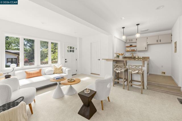 Image 18 of 31 For 2050 Blackwood Dr