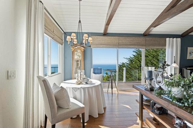 15 Mentone Road, Carmel CA: https://media.crmls.org/mediaz/42da62e5-71fa-4c06-a771-cfddb5030d94.jpg