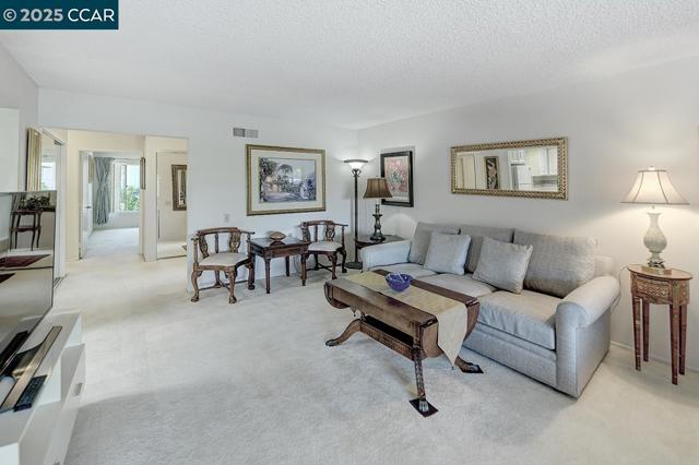 1400 Canyonwood, Walnut Creek CA: https://media.crmls.org/mediaz/42da8530-7c39-4f8d-9aa5-cfbf86c20407.jpg
