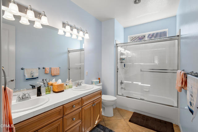 Detail Gallery Image 21 of 34 For 1365 Donegal Way, Oxnard,  CA 93035 - 3 Beds | 2/1 Baths