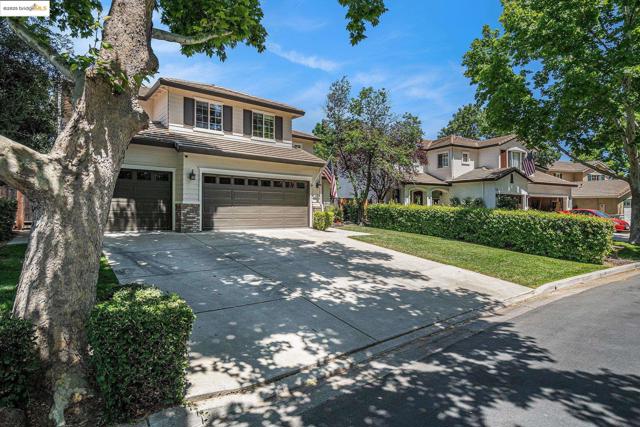 1951 Newton Drive, Brentwood CA: https://media.crmls.org/mediaz/42daa9f6-91e3-4157-8160-cddf0afc1602.jpg