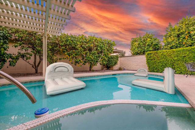 19 Colgate Drive, Rancho Mirage CA: https://media.crmls.org/mediaz/42dad4be-9fb3-48b3-b1ab-bd89829296b3.jpg