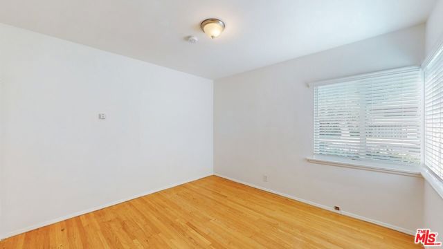 11284 Montana Avenue, Los Angeles CA: https://media.crmls.org/mediaz/42db5352-69fd-4eed-a86b-a7d502962729.jpg