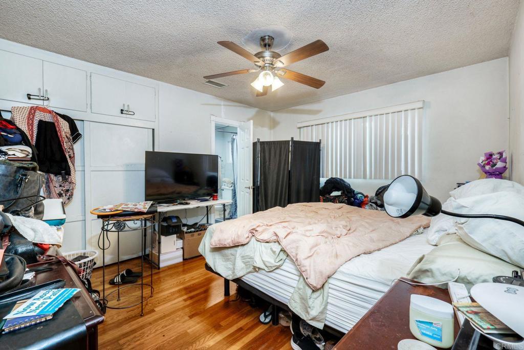 https://media.crmls.org/mediaz/42db956e-8ce5-46e7-a914-fd578fd2d6ef.jpg?preset=X-Large
