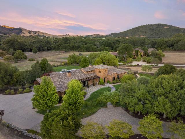 12240 Heritage Way, Gilroy CA: https://media.crmls.org/mediaz/42db9fac-b377-4168-a74c-a17eade3db94.jpg