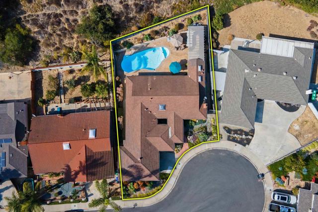 4044 Via del Conquistador, San Diego CA: https://media.crmls.org/mediaz/42dbc021-84e9-4c2d-b041-5ca0688e7e3c.jpg