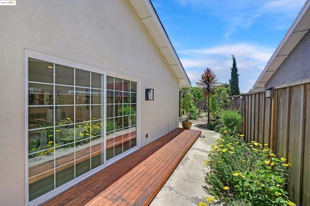 32212 Deborah Dr, Union City CA: https://media.crmls.org/mediaz/42dd74f8-cd72-437e-a5fd-5a1a95cca46e.jpg