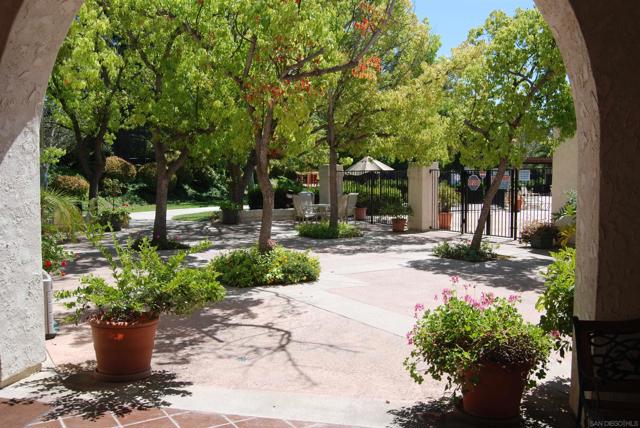 16071 Sun Summit Pt, San Diego CA: https://media.crmls.org/mediaz/42ddff5d-e5ff-4af4-938d-0d73f2dc70ac.jpg