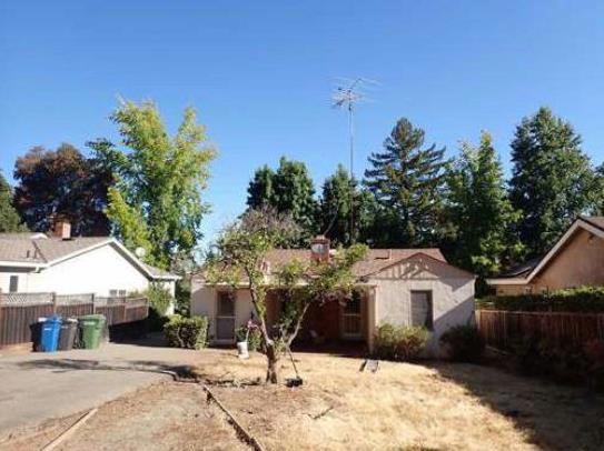 14486 Oak Place, Saratoga CA: https://media.crmls.org/mediaz/42de1a7c-e1ef-41f9-aeea-7e31525ca7b9.jpg