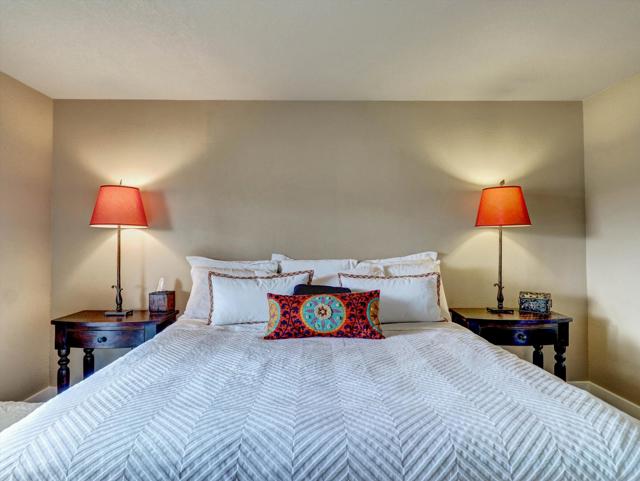 2001 E Camino Parocela, Palm Springs CA: https://media.crmls.org/mediaz/42def214-9528-489d-a659-b7a14da2c365.jpg