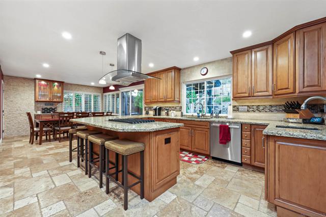 10976 Pallon Way, San Diego CA: https://media.crmls.org/mediaz/42df30c7-ef23-48ba-9231-3b9da5818980.jpg
