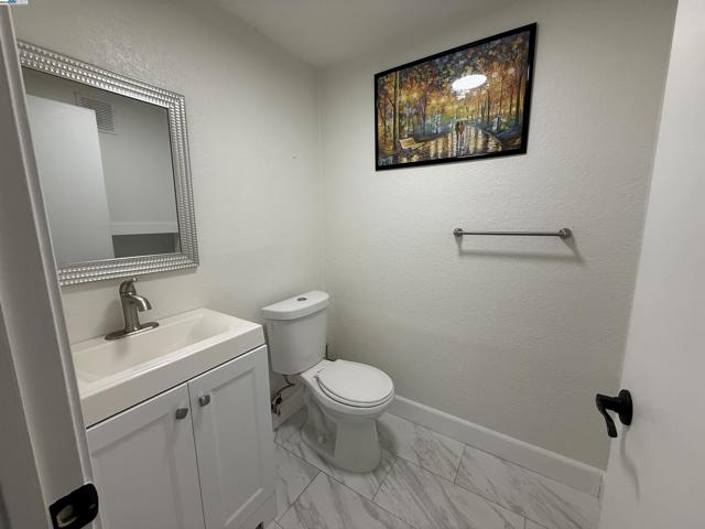 91 Fountainhead Ct, Martinez CA: https://media.crmls.org/mediaz/42df85ef-c8c7-4da3-b3c5-dc8981e5f8b8.jpg