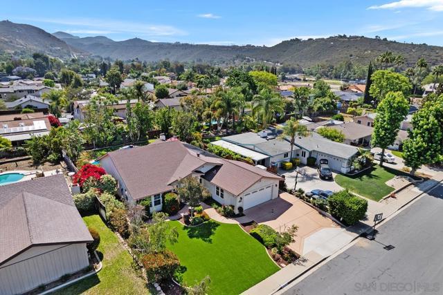 14643 Evening Star Dr, Poway CA: https://media.crmls.org/mediaz/42dfcdfe-b510-43af-a0ec-b98fb7d9a980.jpg