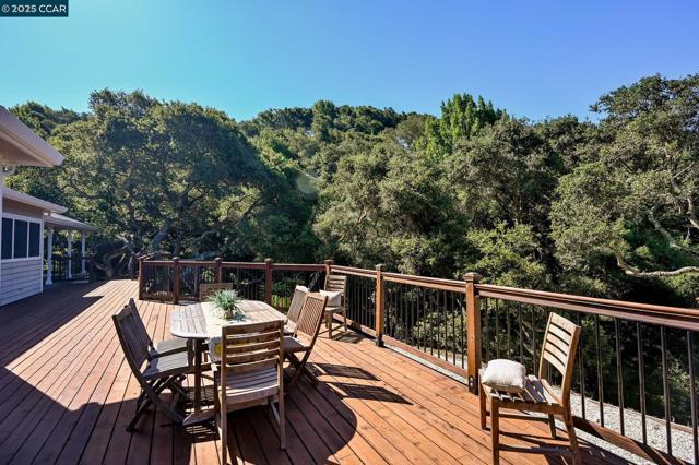3981 Amyx Ct, Hayward CA: https://media.crmls.org/mediaz/42e02158-3587-4c52-aac2-13548017bb54.jpg