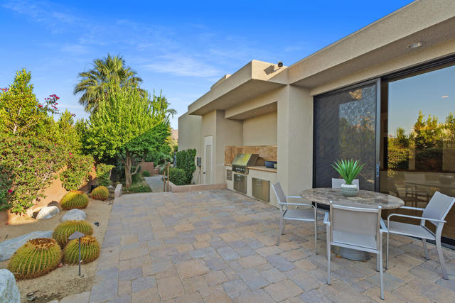73481 Mariposa Drive, Palm Desert CA: https://media.crmls.org/mediaz/42e0928a-611c-43b9-a5f5-aa6dd88ecdad.jpg