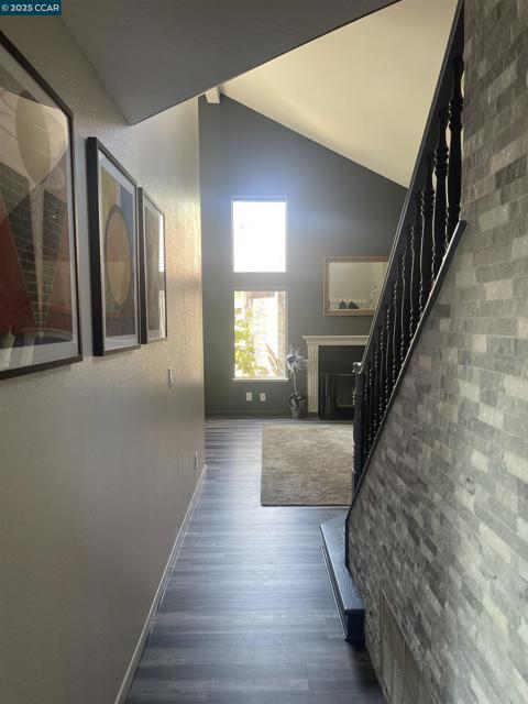 1011 Amanda Cir, Brentwood CA: https://media.crmls.org/mediaz/42e0aaa3-de98-45da-b03f-9daebfce89e7.jpg