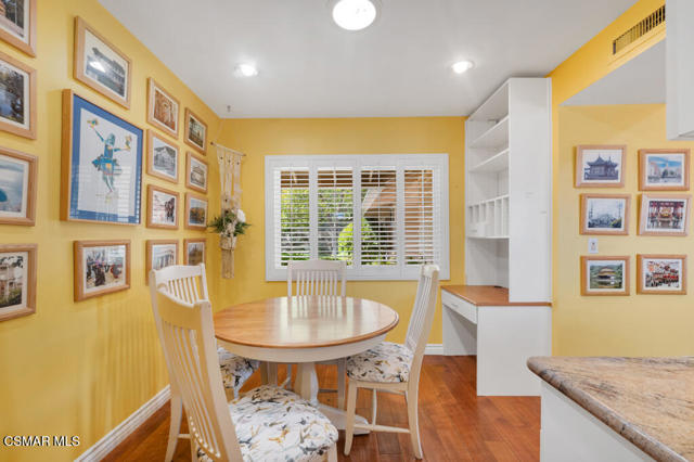 22485 Paul Revere Drive, Calabasas CA: https://media.crmls.org/mediaz/42e0ab95-168f-4d27-9c00-46ac739642b1.jpg