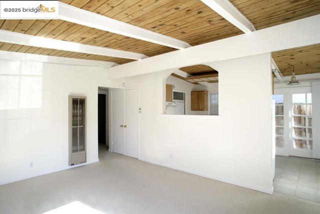 1611 Julia St, Berkeley CA: https://media.crmls.org/mediaz/42e160ee-7fbd-44be-8666-f5baa2988f8d.jpg
