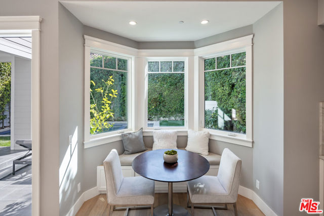 6336 Lindenhurst Avenue, Los Angeles CA: https://media.crmls.org/mediaz/42e1a468-e9f8-46fb-a1ff-452959ca02a9.jpg