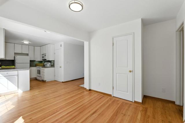 271 41st Avenue, San Mateo CA: https://media.crmls.org/mediaz/42e2421d-d9da-4d45-ac03-c7d10256dc13.jpg