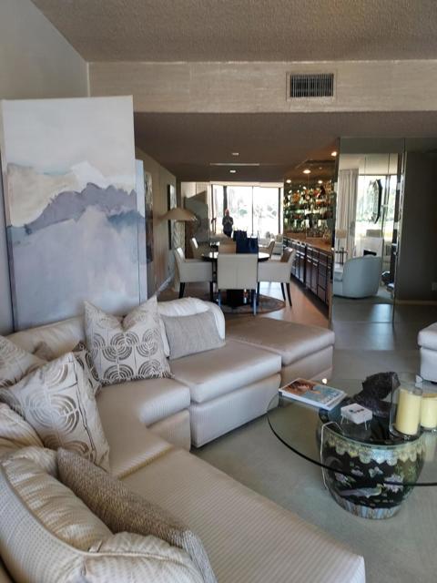 910 Island Drive, Rancho Mirage CA: https://media.crmls.org/mediaz/42e2d0f1-390b-4aef-87f5-75301690ffb5.jpg