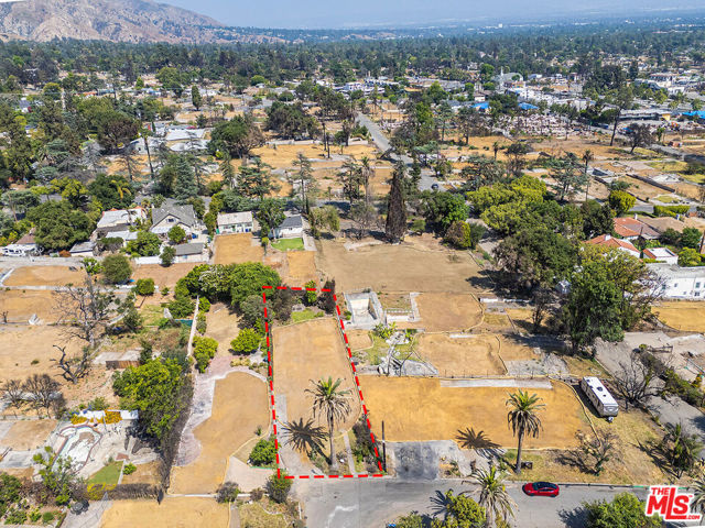2876 Saint James Place, Altadena CA: https://media.crmls.org/mediaz/42e2e14a-1a8b-4393-9381-d987e5106c4a.jpg