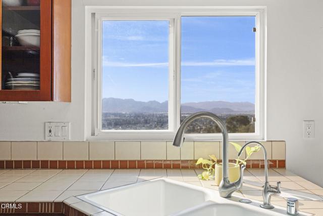 400 Alosta Drive, Camarillo CA: https://media.crmls.org/mediaz/42e2e8b1-af20-4799-94b3-0a1f18950d4d.jpg
