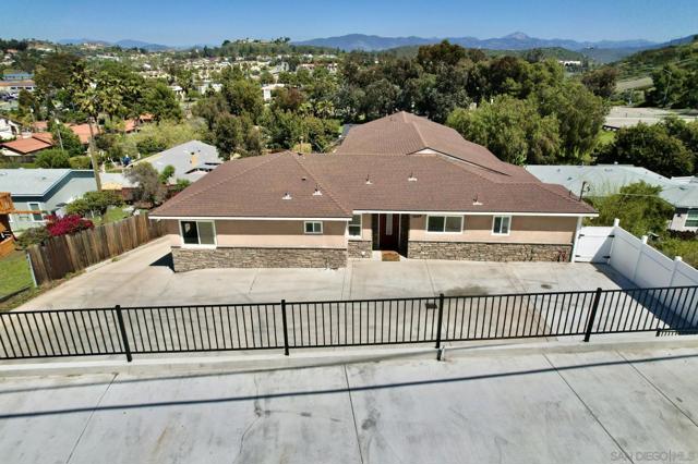 3669 Calavo Dr, Spring Valley CA: https://media.crmls.org/mediaz/42e31dd4-34b9-4f7a-b3c3-e2c5973f408a.jpg