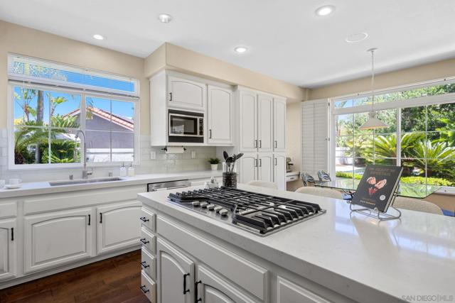 1006 Acero St, Chula Vista CA: https://media.crmls.org/mediaz/42e3b6c4-9613-4cd9-9dce-135bcb1dcbdd.jpg