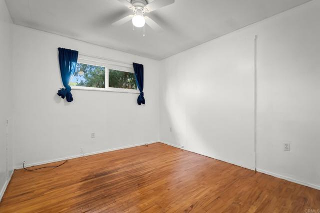 406 26 S Grape St, Escondido CA: https://media.crmls.org/mediaz/42e3b895-4b7c-46b6-8f05-66af07bb0bf1.jpg