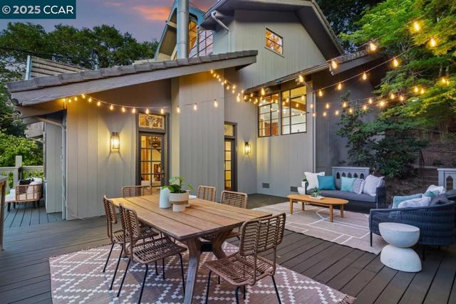 357 El Toyonal, Orinda CA: https://media.crmls.org/mediaz/42e3c76e-767e-4f7e-b566-a4203ca50dba.jpg