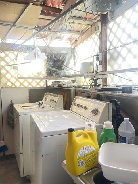18186 Rio Seco Dr, Rowland Heights CA: https://media.crmls.org/mediaz/42e3dd4d-51cd-4977-b11e-fa3dbb746918.jpg