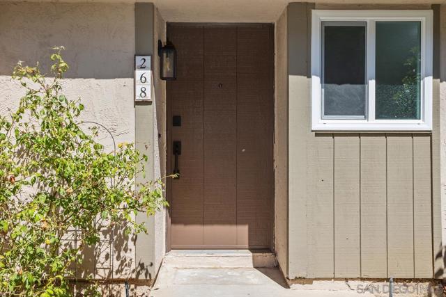 268 Festival Dr, Oceanside CA: https://media.crmls.org/mediaz/42e419fc-b457-475f-8f19-b0b60ddf03f7.jpg