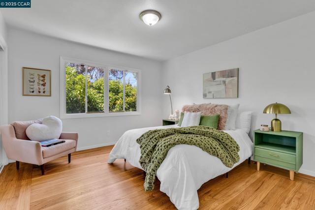 280 Sierra Dr, Walnut Creek CA: https://media.crmls.org/mediaz/42e440ac-4978-4b9a-a6a6-219da76e8241.jpg