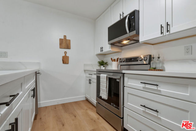 1 Bed Home for Sale in Encino, California