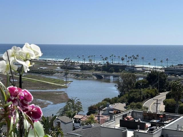 2510 MONTGOMERY AVE, Cardiff by the Sea CA: https://media.crmls.org/mediaz/42e53050-0fa9-4877-bc72-410b4bdbfb58.jpg