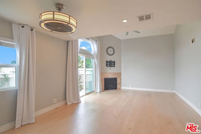 12530 Venice Boulevard, Los Angeles CA: https://media.crmls.org/mediaz/42e549d2-60ef-4631-a90d-0dc8a91c144c.jpg