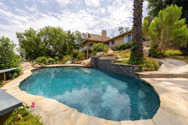 1135 OLD CHASE AVENUE, El Cajon CA: https://media.crmls.org/mediaz/42e5ee07-0146-46cd-96f9-84836227df0f.jpg