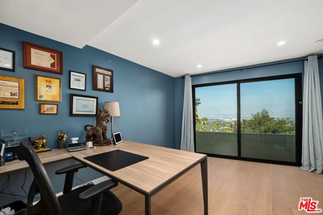 8545 Charl Lane, Los Angeles CA: https://media.crmls.org/mediaz/42e60ee4-9abe-4d57-b975-0fa278c9906c.jpg