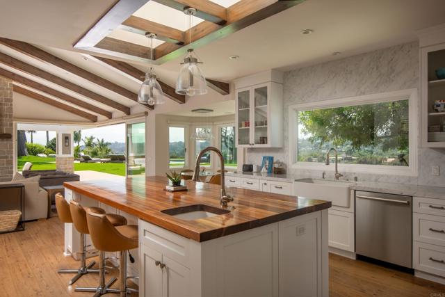 3035 Paseo Cielo, Rancho Santa Fe CA: https://media.crmls.org/mediaz/42e6307b-f4e5-4bc5-8aa0-ed0513749e79.jpg