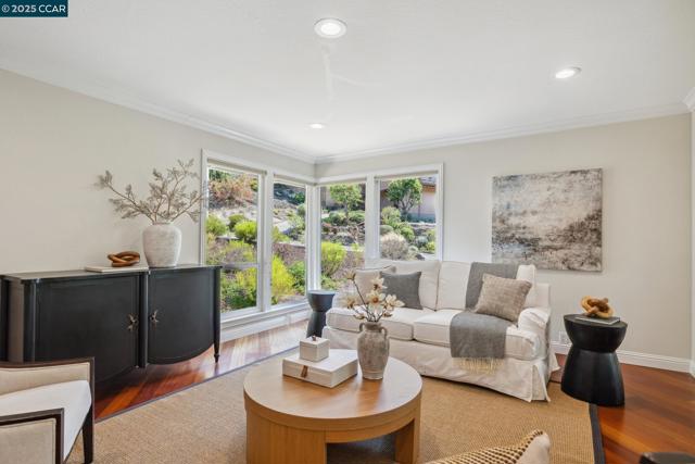 561 Morecroft Road, Lafayette CA: https://media.crmls.org/mediaz/42e6ae2e-79c6-421a-8607-9b65ef8d145a.jpg