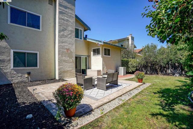 3104 sombrero circle, San Ramon CA: https://media.crmls.org/mediaz/42e6e7d6-c4a8-4cdd-9768-1c56778ecbbe.jpg