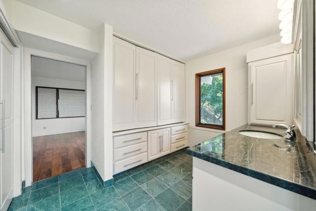 16190 Maya Way, Los Gatos CA: https://media.crmls.org/mediaz/42e74d95-2efe-43b8-8b97-700f3084475f.jpg