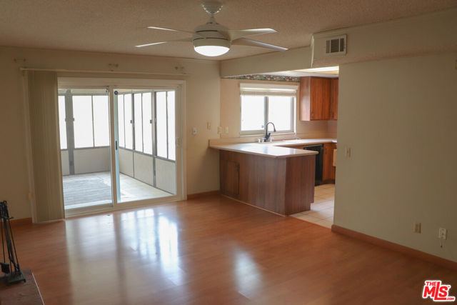 2459 Kimberly Avenue photo 5