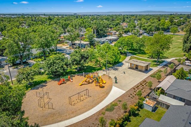 312 Oakshire Avenue, Modesto CA: https://media.crmls.org/mediaz/42e85472-902b-45e9-85af-953acd0dacc6.jpg