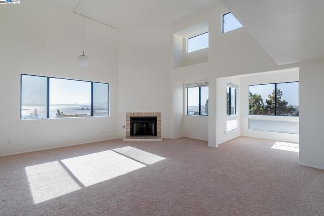 Image 5 of 32 For 545 Pierce Street  3301