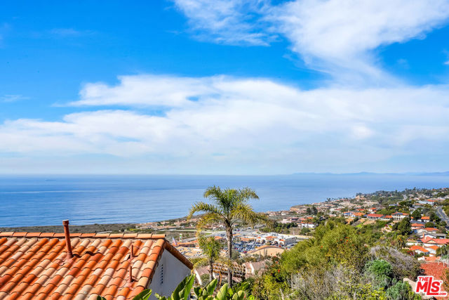 30963 Via La Cresta, Rancho Palos Verdes, California 90275, 4 Bedrooms Bedrooms, ,4 BathroomsBathrooms,Residential,Sold,Via La Cresta,25505459