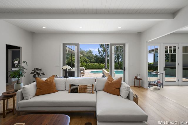 5931 Citadel CIR, La Jolla CA: https://media.crmls.org/mediaz/42e995b4-5915-4e64-86c2-d855fe8e4c43.jpg